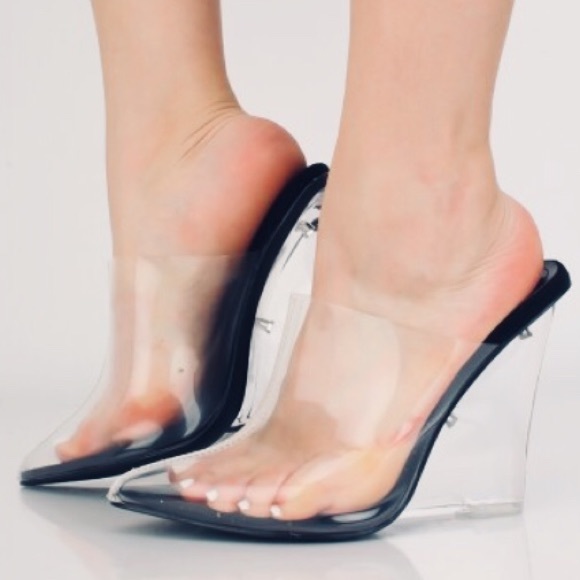 ⭐️LUXURIOUS ⭐️Black & Clear Lucent Wedge Heels - Picture 3 of 4